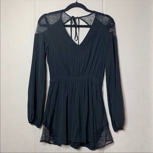 Love sleeve black romper